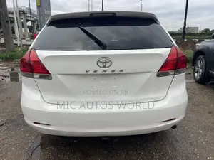 Toyota Venza 2011 White