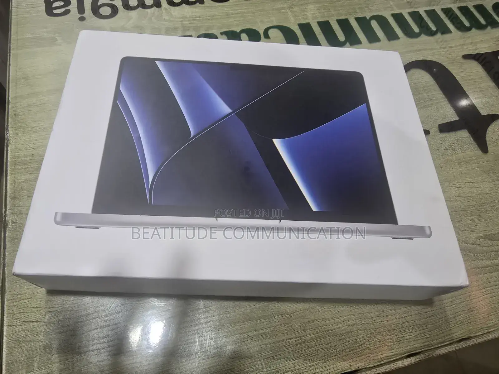 Apple MacBook Pro 2023 M2 Pro 14-inch 16GB Intel Core M2 SSD 512GB