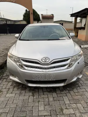 Toyota Venza XLE 2012 Silver