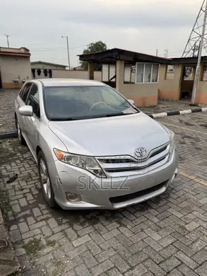 Toyota Venza XLE 2012 Silver