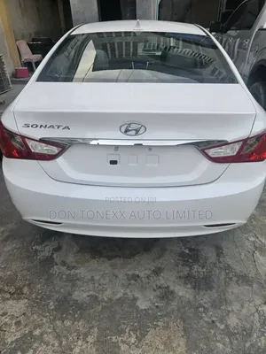 Hyundai Sonata SE 2.0T Sedan FWD (2.0L 4cyl 6A) 2011 White