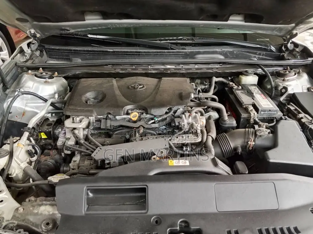 Toyota Camry 2018 Silver
