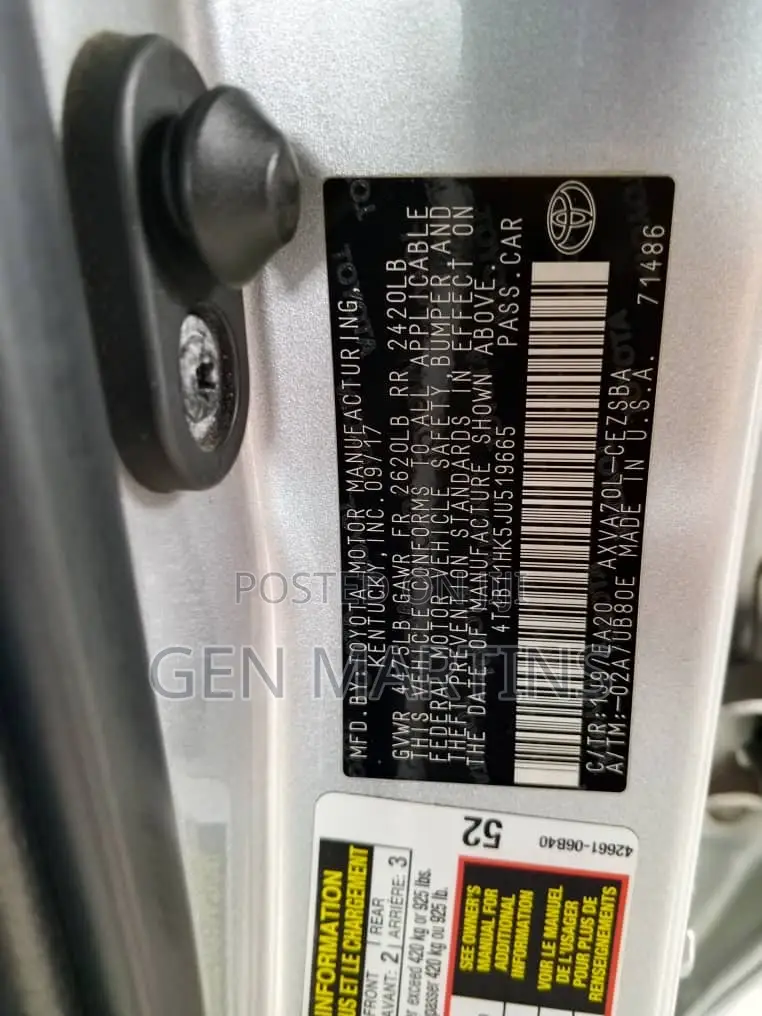 Toyota Camry 2018 Silver