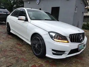 Mercedes-Benz C300 Luxury 4Matic Sedan AWD (3.5L 6cyl 7A) 2013 White