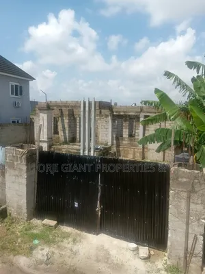 Solid Uncompleted 5-Bedroom Flat (900sqr Meters)