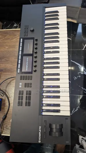 Komplete Kontrol S49 Mkii Studio Midi Keyboard Controller