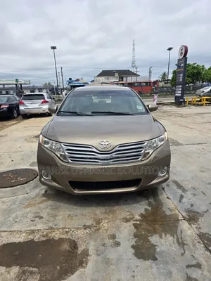 Toyota Venza Limited 2010 Gold