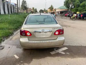 Toyota Corolla 2005 Gold