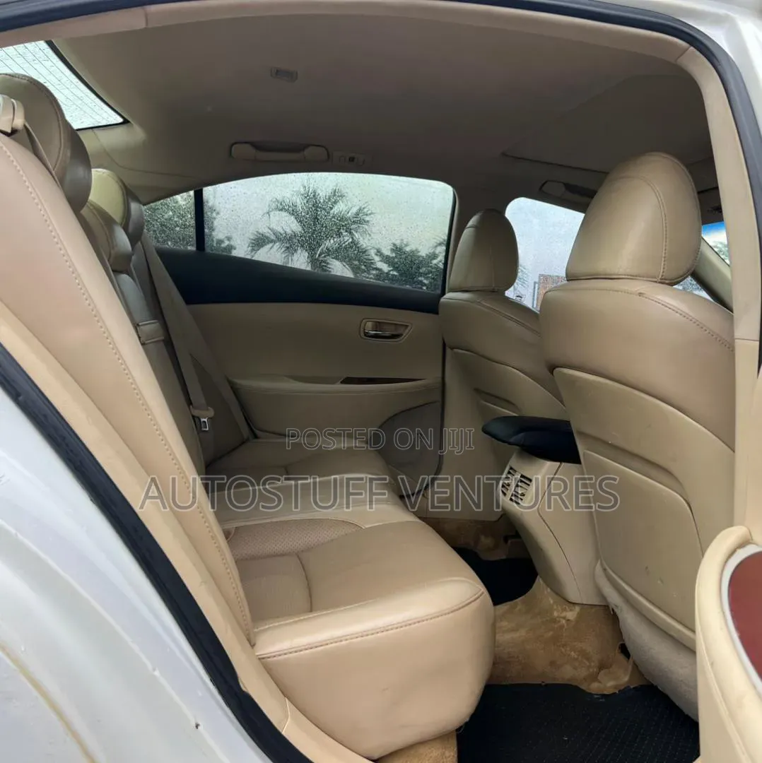 Lexus ES 350 2011 White