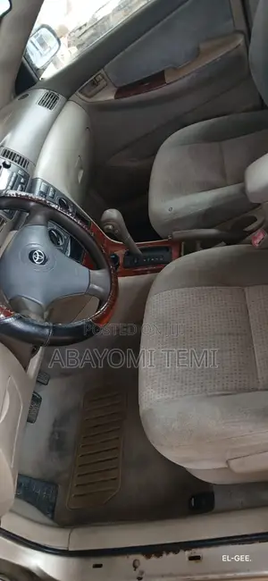 Toyota Corolla 2005 Gold