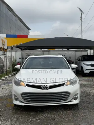 Toyota Avalon XLE Premium Sedan FWD (3.5L 6cyl 6A) 2013 White