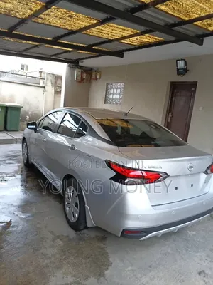 Nissan Versa SV 2023 Silver
