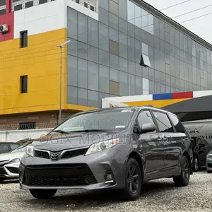 Toyota Sienna 2015 Gray