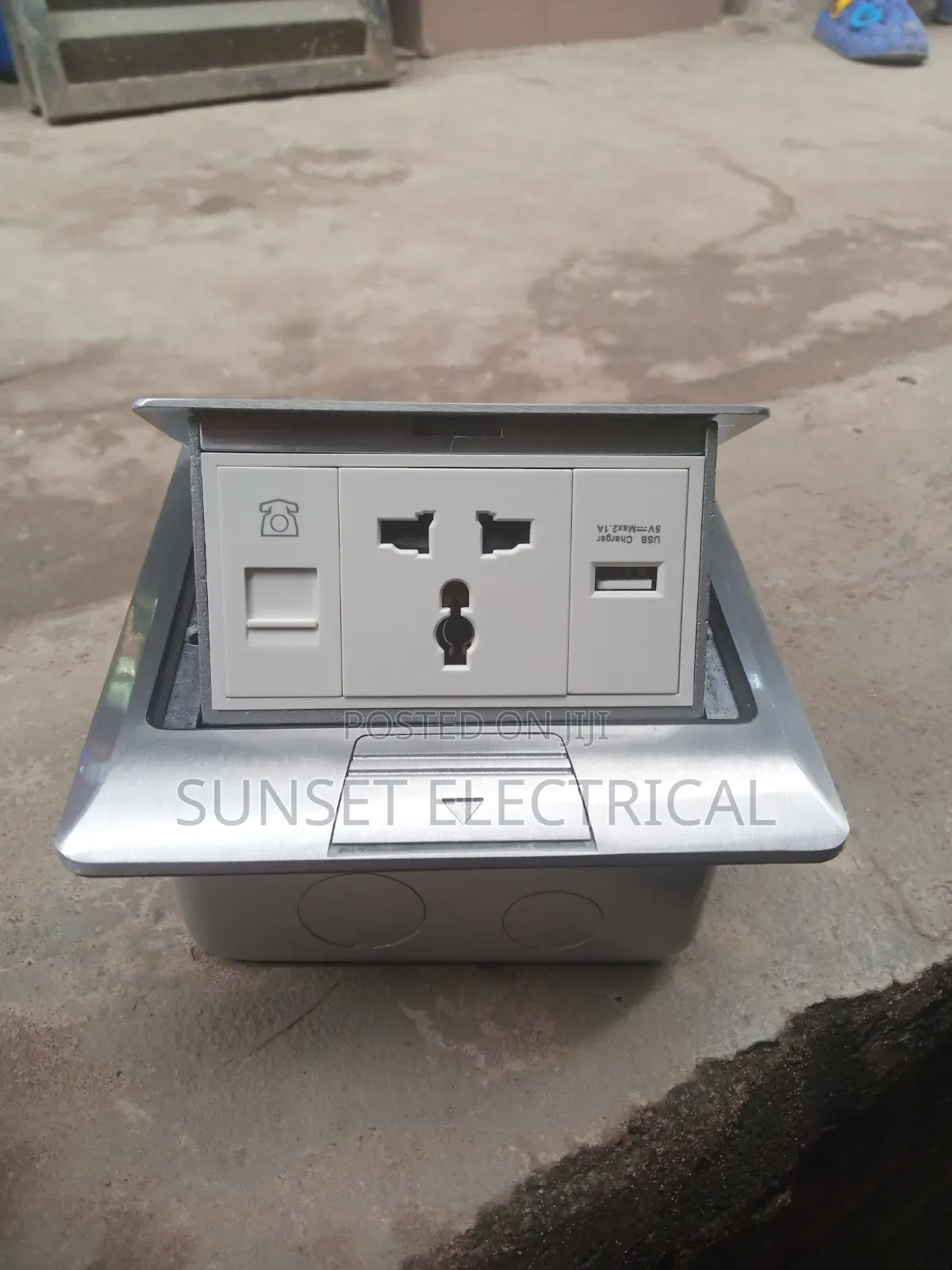 Floor Socket With 1usb 1data