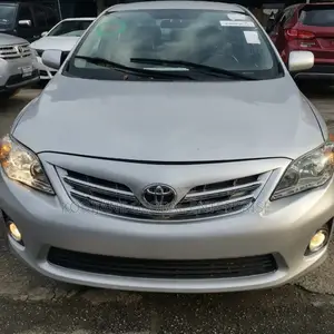 Toyota Corolla LE 4dr Sedan (1.8L 4cyl 4A) 2011 Gray