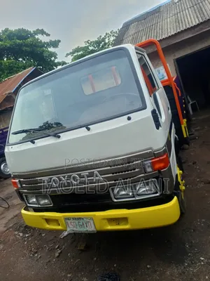 Toyota Dyna 200 With 3rz Engine
