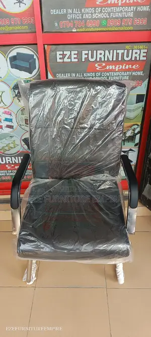 107visitor Cushioned Chair