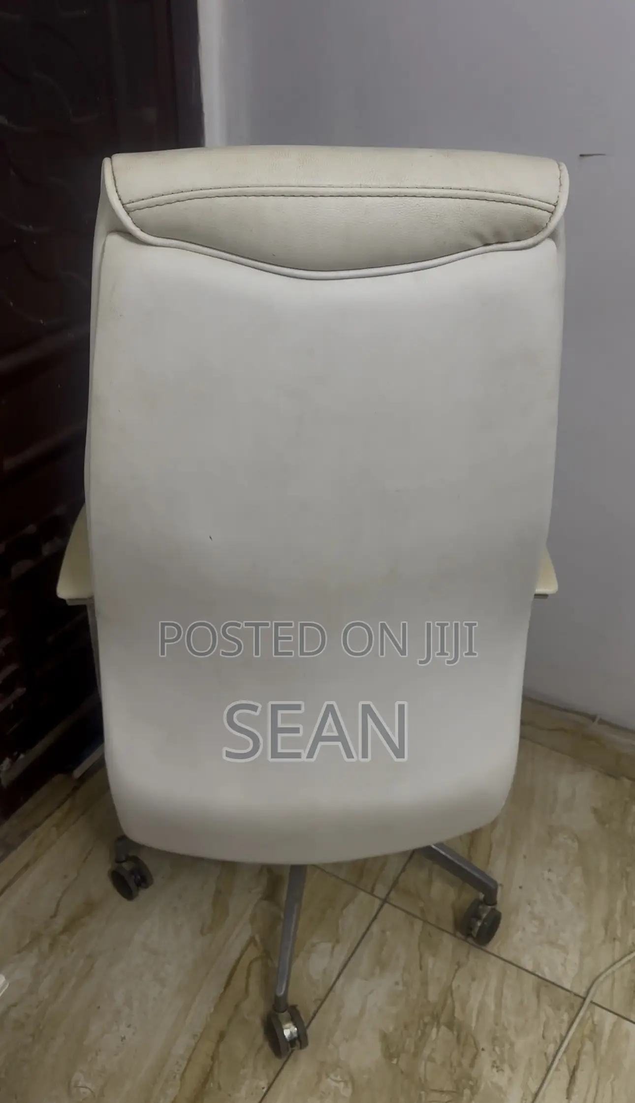 Neatly Used Office Chair