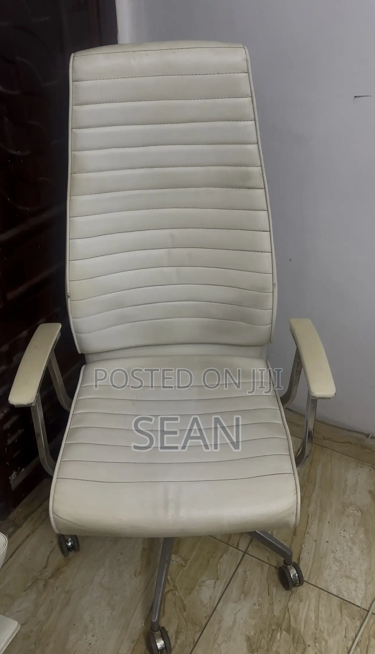 Neatly Used Office Chair