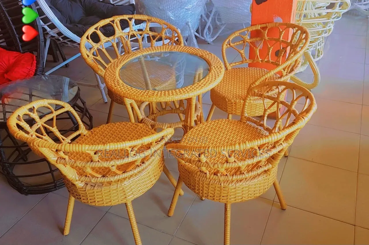Outdoor 4 Seaters Set