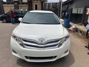 Toyota Venza Limited 2011 White