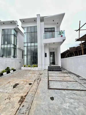 5bdrm Duplex in Chevron for sale