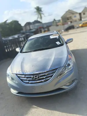 Hyundai Sonata SE 2.0T Sedan FWD (2.0L 4cyl 6A) 2013 Blue
