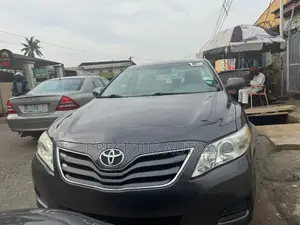 Toyota Camry 2009 Gray