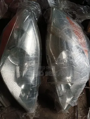 Headlamp Toyota Sienna 2006
