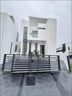 4bdrm Duplex in Chevron for sale