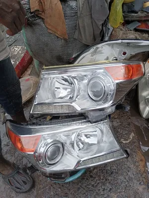 Headlights Toyota Land Cruiser Prado 2011