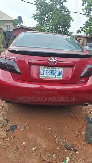 Toyota Camry XLE V6 4dr Sedan (3.5L 6cyl 6AM) 2010 Red
