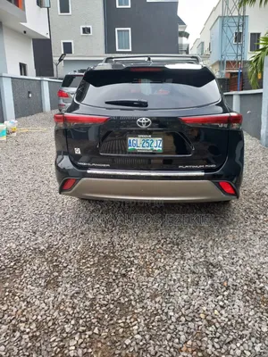 Toyota Highlander Platinum AWD 2024 Black