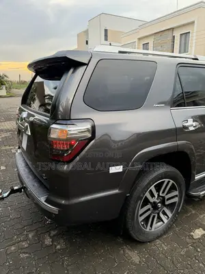 Toyota 4-Runner Limited 4x4 2018 Gray