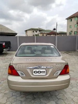 Toyota Avalon 2002 Gold