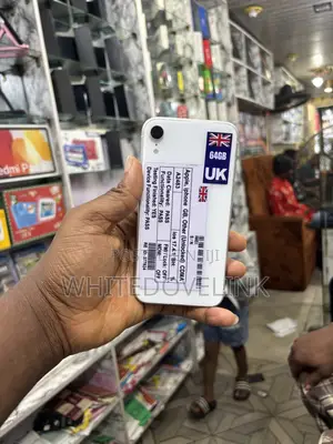 Apple iPhone XR 64 GB White