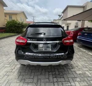 Mercedes-Benz GLA 250 2017 Black