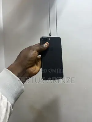Apple iPhone 8 Plus 64 GB Black