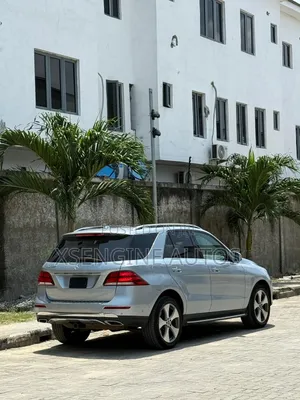 Mercedes-Benz GLE-Class 2018 Blue
