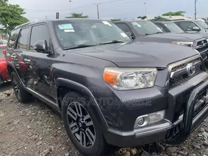 Toyota 4-Runner Limited 4WD 2012 Gray