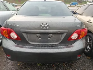 Toyota Corolla LE 4dr Sedan (1.8L 4cyl 4A) 2010 Gray