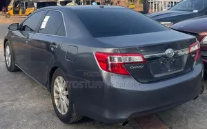 Toyota Camry XLE V6 4dr Sedan (3.5L 6cyl 6A) 2012 Gray