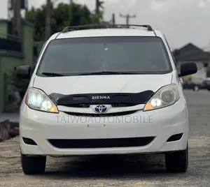 Toyota Sienna 2008 White
