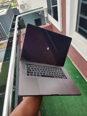 Laptop Apple MacBook Pro 2017 16GB Intel Core i7 SSD 512GB