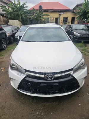 Toyota Camry XSE 4dr Sedan (2.5L 4cyl 6A) 2017 White