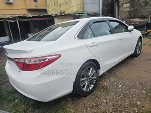 Toyota Camry XSE 4dr Sedan (2.5L 4cyl 6A) 2017 White
