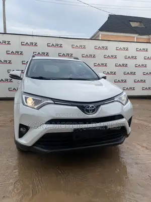 Toyota RAV4 LE AWD (2.5L 4cyl 6A) 2016 White