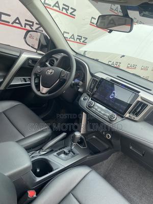 Toyota RAV4 LE AWD (2.5L 4cyl 6A) 2016 White