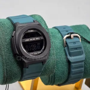 Tomi Quality Men Rubber Strap Wristwatch