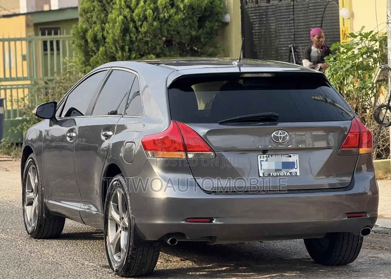Toyota Venza 2011 Gray